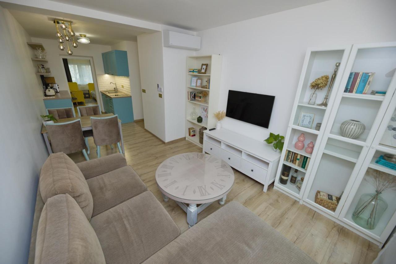 Central Apartment - Folk District Bratislava Eksteriør bilde