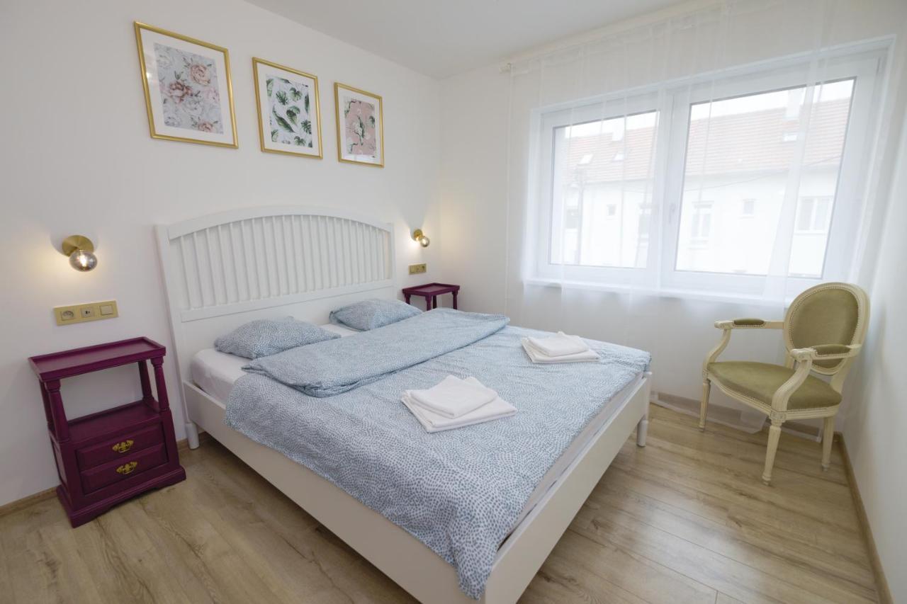 Central Apartment - Folk District Bratislava Eksteriør bilde
