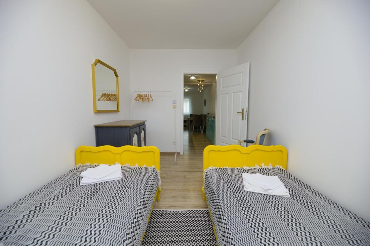 Central Apartment - Folk District Bratislava Eksteriør bilde